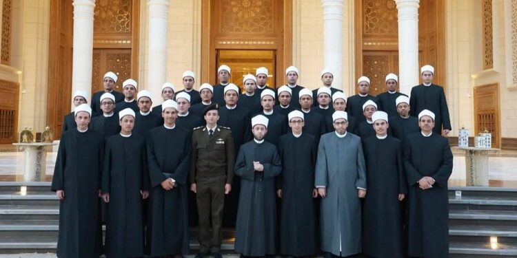 وزير الأوقاف يلتقي بحملة الدكتوراه الملتحقين بالأكاديمية العسكرية
