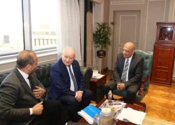 وزارة الكهرباء تتابع مع روسآتوم تطورات تنفيذ محطة الضبعة النووية