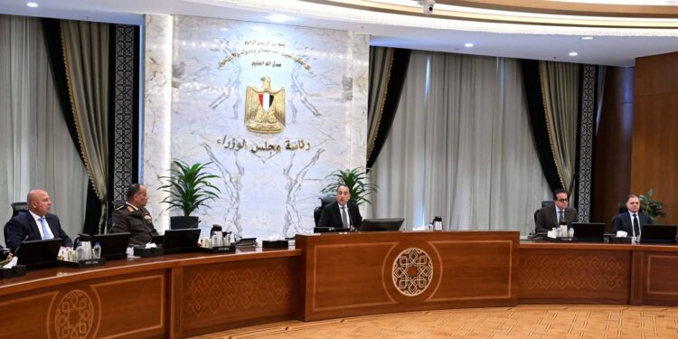 رئيس الوزراء إجراءات لحماية الاقتصاد وترشيد الكهرباء وتيسير التصالح في مخالفات البناء