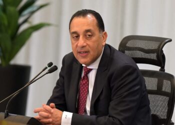 قرار لرئيس الوزراء بتحديد مواعيد غلق المحلات والمطاعم.. التاسعة مساءً بدءًا من غداً السبت 28 مارس