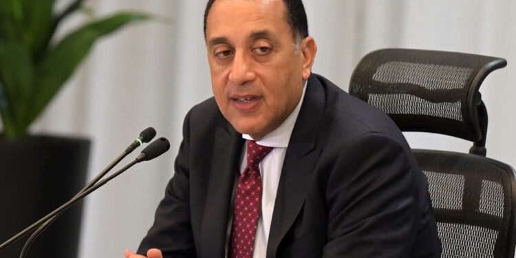 قرار لرئيس الوزراء بتحديد مواعيد غلق المحلات والمطاعم.. التاسعة مساءً بدءًا من غداً السبت 28 مارس