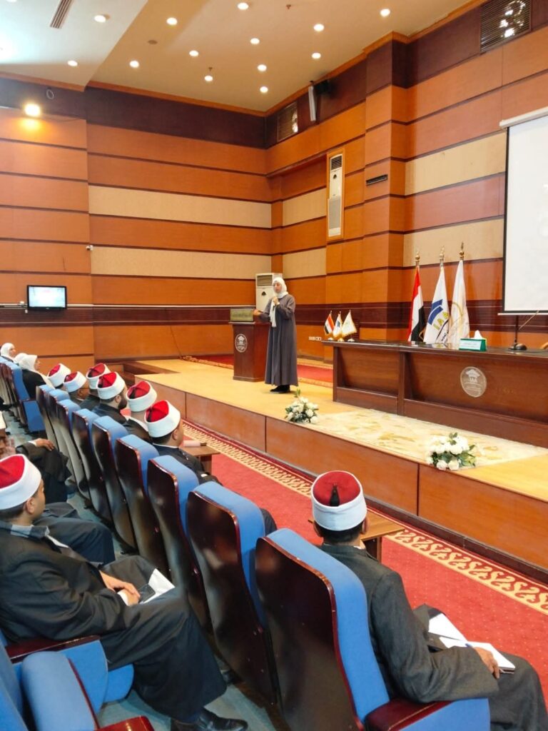 وزارة الأوقاف تُنظم دورة متخصصة للأئمة والواعظات والواجبات لتعزيز الوعي بقضايا الصحة والسكان