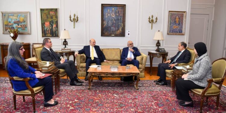 وزير الخارجية يستقبل المدير التنفيذي لمجموعة الدول العربية في البنك الدولي