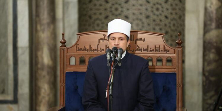 مدير عام مركز الأزهر العالمي للفتوى الإلكترونية: الذل بين يدي الله واللجوء إليه أعظم ركائز النصر في القرآن الكريم