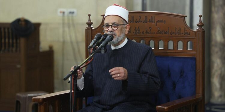 درس التراويح بالجامع الأزهر: تقوى الله وإصلاح ذات البين سبيل نجاة الأمة من الفتن والفرقة