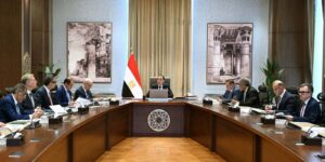 لمتابعة تداعيات التصعيد العسكري بالمنطقة.. رئيس الوزراء يترأس اجتماع لجنة إدارة الأزمات المركزية   