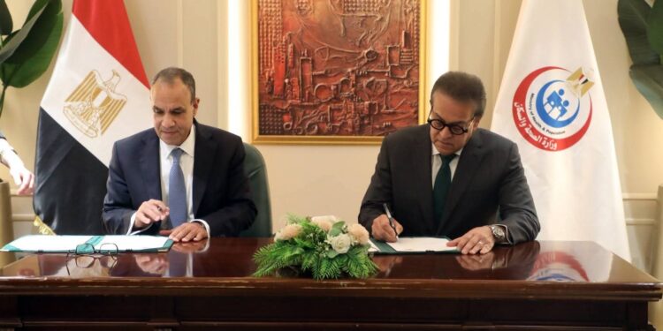 وزيرا الصحة والخارجية يوقعان بروتوكول ” علاجك في مصر” لتيسير الرعاية الطبية الكاملة للمصريين بالخارج