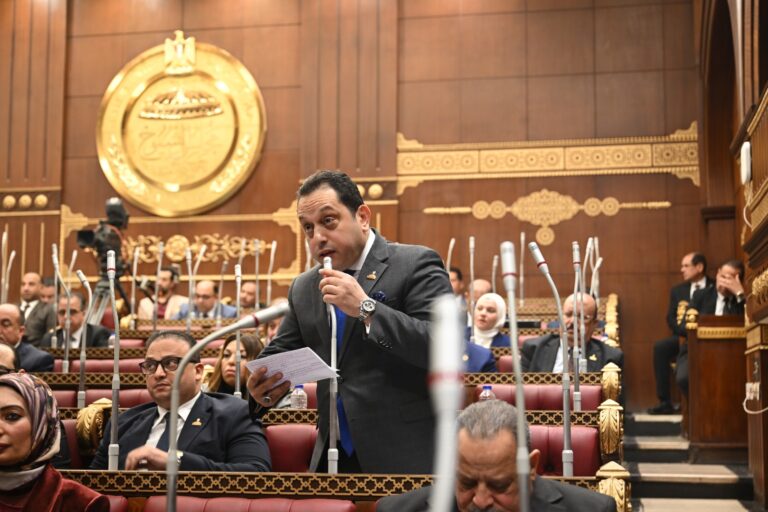 النائب محمد الجندي يطالب الحكومة بخطة عاجلة لإستعاب عودة العمالة المصرية من الخليج