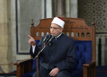 رئيس جامعة الأزهر يؤكد أن القرآن ملأ الدنيا نورًا منذ نزوله ويدعو إلى اغتنام نفحات هذه الليالي المباركة