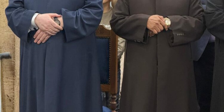 أئمة قبلة الجامع الأزهر يؤدون صلاة التراويح في الليلة السابعة والعشرين من رمضان