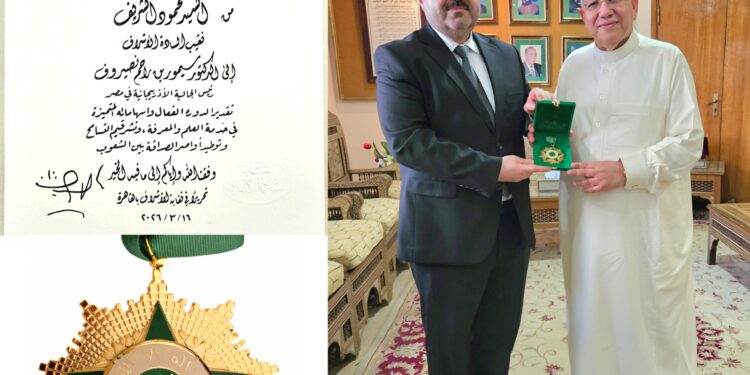 د. سيمور نصيروف يحصل على وسام الختم النبوي تقديرًا لجهوده العلمية ونشر قيم التسامح