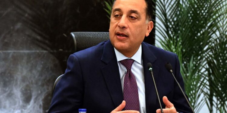 رئيس الوزراء يهنئ الرئيس السيسي بمناسبة عيد الفطر المبارك