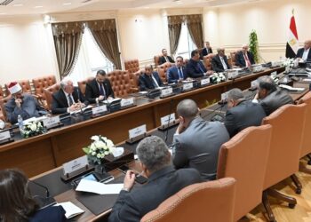 المستشار هشام بدوي رئيس مجلس النواب يلتقي برؤساء اللجان النوعية بالمجلس   