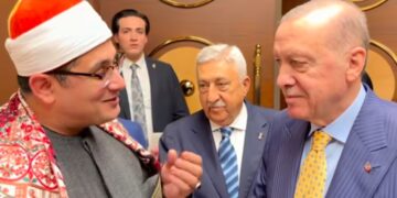 القارئ العالمي محمود الشحات أنور يلتقي الرئيس التركي ويشيد بكرم ضيافته