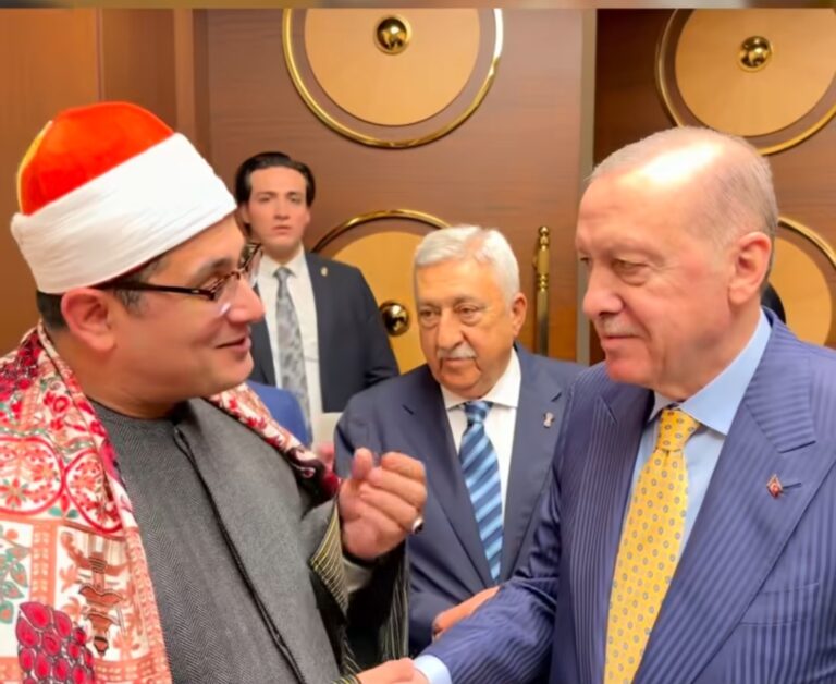 القارئ العالمي محمود الشحات أنور يلتقي الرئيس التركي ويشيد بكرم ضيافته