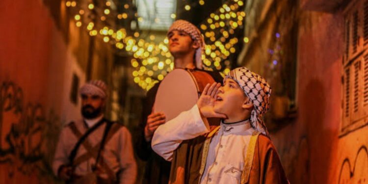 قرع الطبول..أغرب عادات الإفطار في رمضان حول العالم