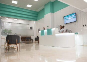 العيادات والمعامل ومراكز الأشعة خارج قرار الغلق 9 مساءً