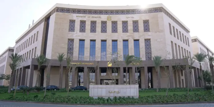 المالية: بدء صرف مرتبات “مارس” بدءًا من الاثنين القادم بمناسبة عيد الفطر المبارك