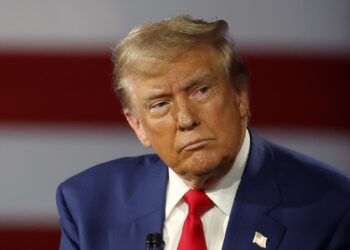 ترامب يثير الجدل: قد أترشح لرئاسة فنزويلا لأن شعبها يحبني