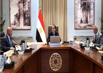 رئيس الوزراء:المشروعات القومية تعزز مكانة مصر فى قطاع النقل والخدمات اللوجيستية