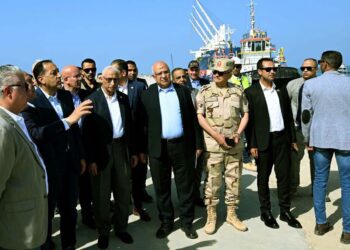 مدبولي يتفقد تطوير ميناء العريش لتعزيز تنمية سيناء والتجارة الإقليمية