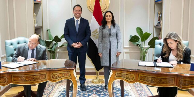 وزيرة التضامن توقع بروتوكولات لتطوير الذاكرة المؤسسية للوزارة وهيئاتها