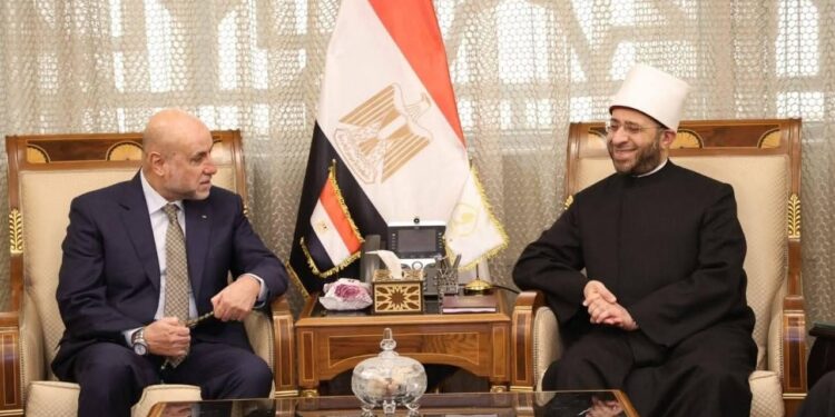 وزير الأوقاف يؤكد دعم مصر الراسخ لفلسطين خلال استقباله وفدًا فلسطينيًا رفيع المستوى