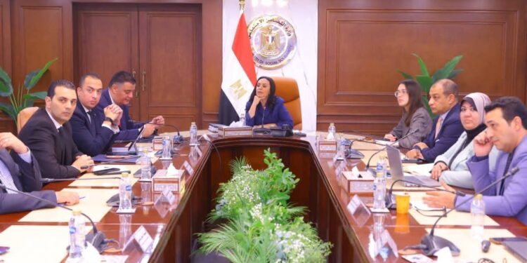 التضامن تعزز كفالة الأطفال بمنظومة إلكترونية جديدة وربط شامل للجان