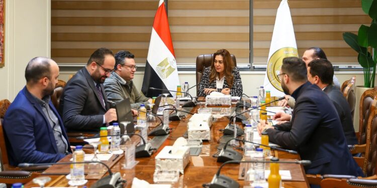 التنمية المحلية تبحث إنشاء منصة ذكية لدعم القرار ومتابعة المشروعات