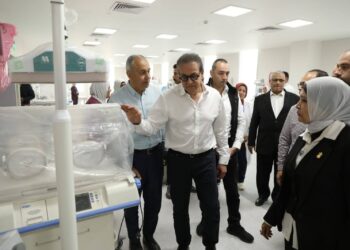 وزير الصحة يتفقد مستشفيي بولاق الدكرور وأبو العلا ويؤكد جاهزية التشغيل وتطوير الخدمات الطبية