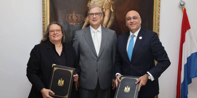 شراكة مصرية هولندية لدعم رواد الأعمال: اتفاق بين جهاز تنمية المشروعات و”أوت ريتش إيجيبت” لتعزيز الخدمات غير المالية