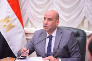 وزارة العمل تتحرك ميدانيًا في المحافظات لتأهيل الشباب وتوفير فرص عمل وتعزيز بيئة العمل الآمنة