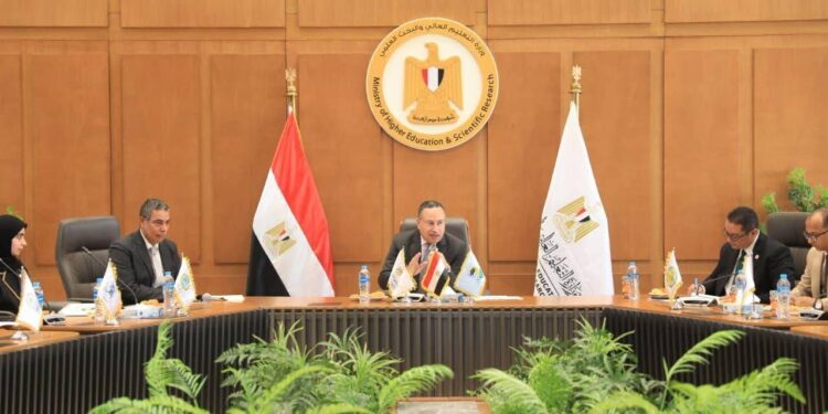 طلاب الجامعات المصرية يقودون حملة “وفرها… تنورها” لترشيد استهلاك الطاقة