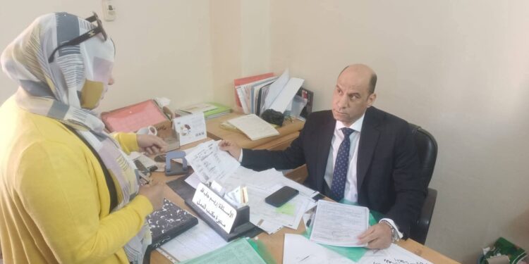 زيارة مفاجئة لوزير العمل إلى مكتب بدر وتشديد على رفع كفاءة الخدمات