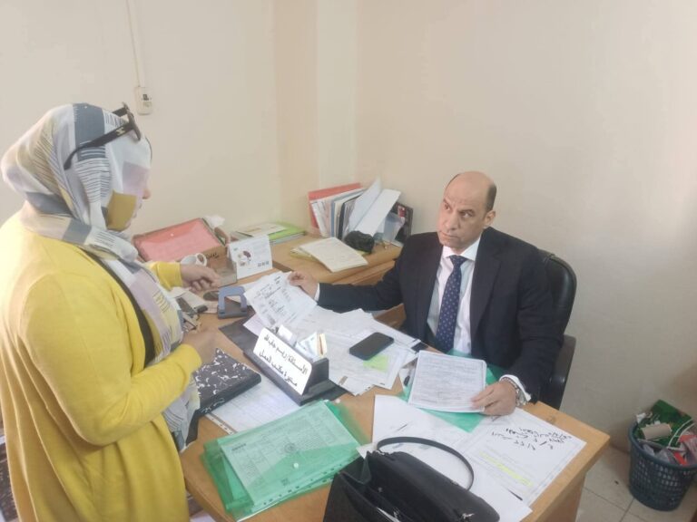 زيارة مفاجئة لوزير العمل إلى مكتب بدر وتشديد على رفع كفاءة الخدمات