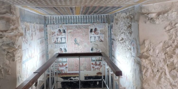 اكتشافات تتجدد.. ترميم مقابر أثرية بالأقصر تمهيدًا لفتحها للزوار