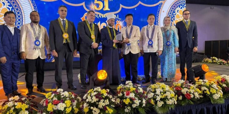 وزير الأوقاف يفتتح مسابقة القرآن بالفلبين ويؤكد: قيم التعايش والعمل أساس نهضة