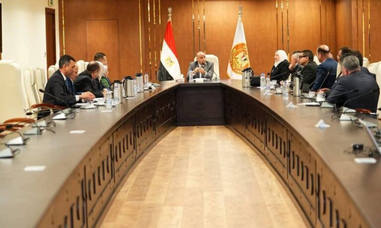 وزير العمل يلتقى نواب الشعب: خدمة المواطن بشكل لائق و كريم هدفنا المشترك … وباب مكتبي مفتوح للجميع