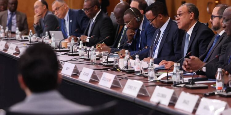 وزير الخارجية يشارك في اجتماع مجموعة ال24 بواشنطن ويؤكد أهمية إصلاح النظام الاقتصادي العالمي.