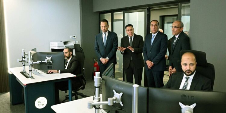 مدبولي يتفقد قلب التحول الرقمي بالعاصمة الإدارية الجديدة