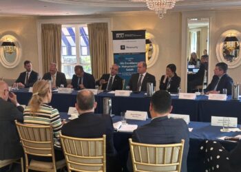 مصر تفتح أبوابها للاستثمارات الأمريكية في لقاء رفيع بواشنطن