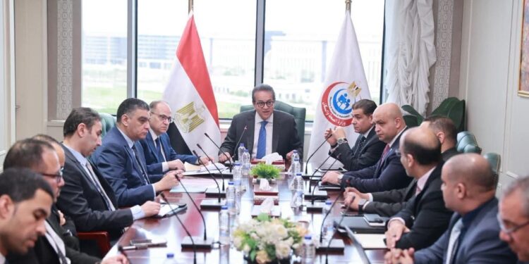 الصحة: تأكيد توافر الأدوية واستقرار الأسعار في السوق المصري