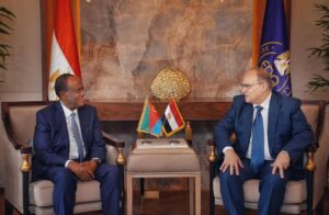 رئيس هيئة الدواء المصري يبحث مع وفد إيرتري رفيع المستوى وتعزيز التعاون المشترك فى القطاع الدوائي