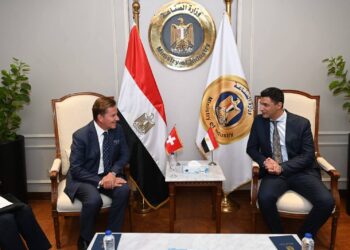 تعزيز الشراكة مع سويسرا لتوطين التكنولوجيا ودعم الإنتاج
