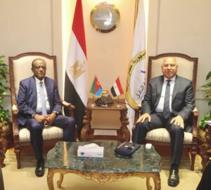 تعزيز التعاون مع إريتريا في مشروعات البنية التحتية والنقل
