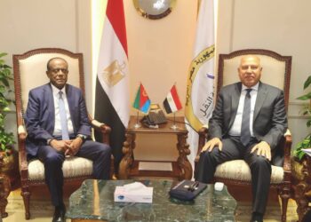 تعزيز التعاون مع إريتريا في مشروعات البنية التحتية والنقل