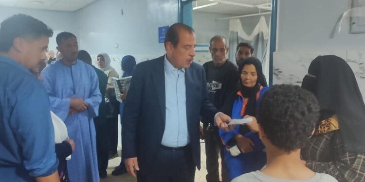 نائب وزير الصحة يفاجئ مستشفى 6 أكتوبر المركزي بزيارة مسائية.. ويُحيل المقصرين للتحقيق