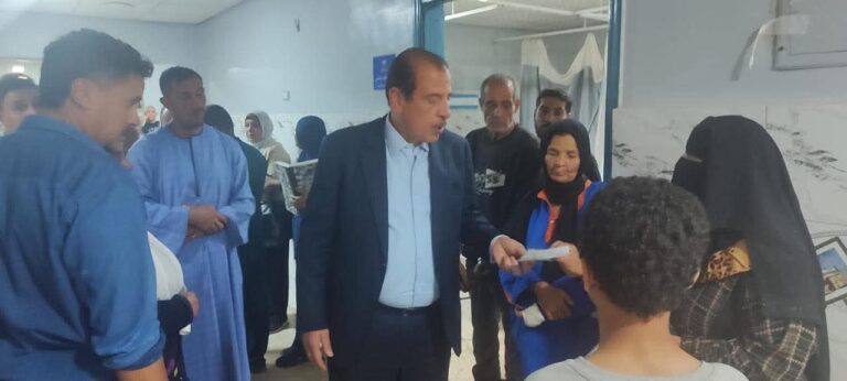 نائب وزير الصحة يفاجئ مستشفى 6 أكتوبر المركزي بزيارة مسائية.. ويُحيل المقصرين للتحقيق