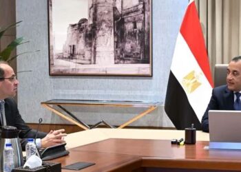 مدبولي يستعرض مع وزير المالية نتائج اجتماعات واشنطن: مرونة الاقتصاد المصري وتعزيز الشراكة مع القطاع الخاص