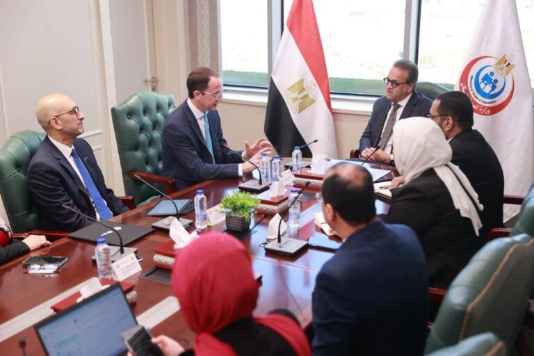 توسيع علاج الأورام والهيموفيليا وتوطين اللقاحات في صدارة تعاون الصحة مع شركة فايزر